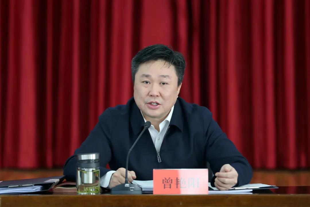 自治区自然资源厅传达学习自治区两会精神