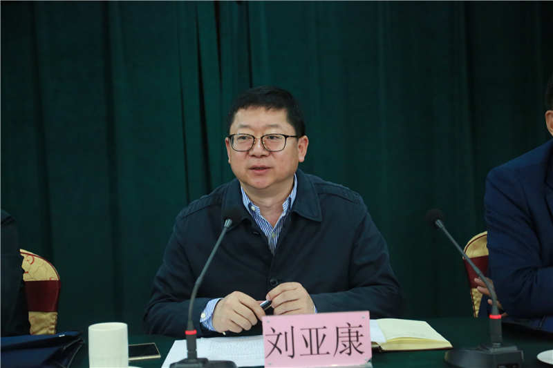 厅党组成员,副厅长,国土资源执法监察总队党委书记刘亚康出席开班仪式